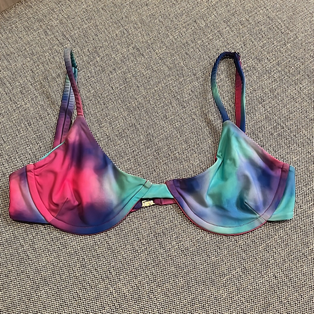 VDM Tie Die Bikini Top Size Small